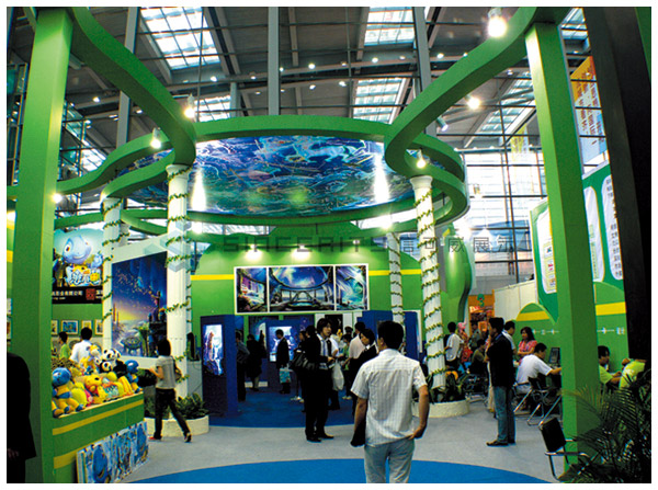 華夏動(dòng)漫展臺現(xiàn)場圖